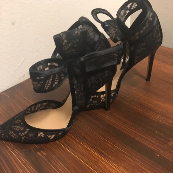 Beautiful black heels - Picture 2 of 6